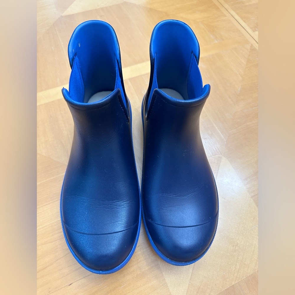 Gently Worn Dansko Karmel Rain Boot in Blue
